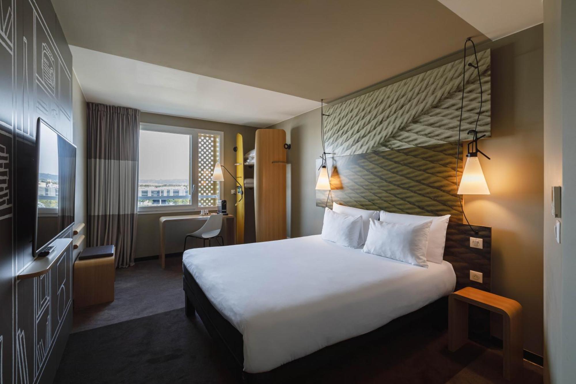 Ibis Lyon Carre De Soie Hotel Vaulx-en-Velin Exterior photo