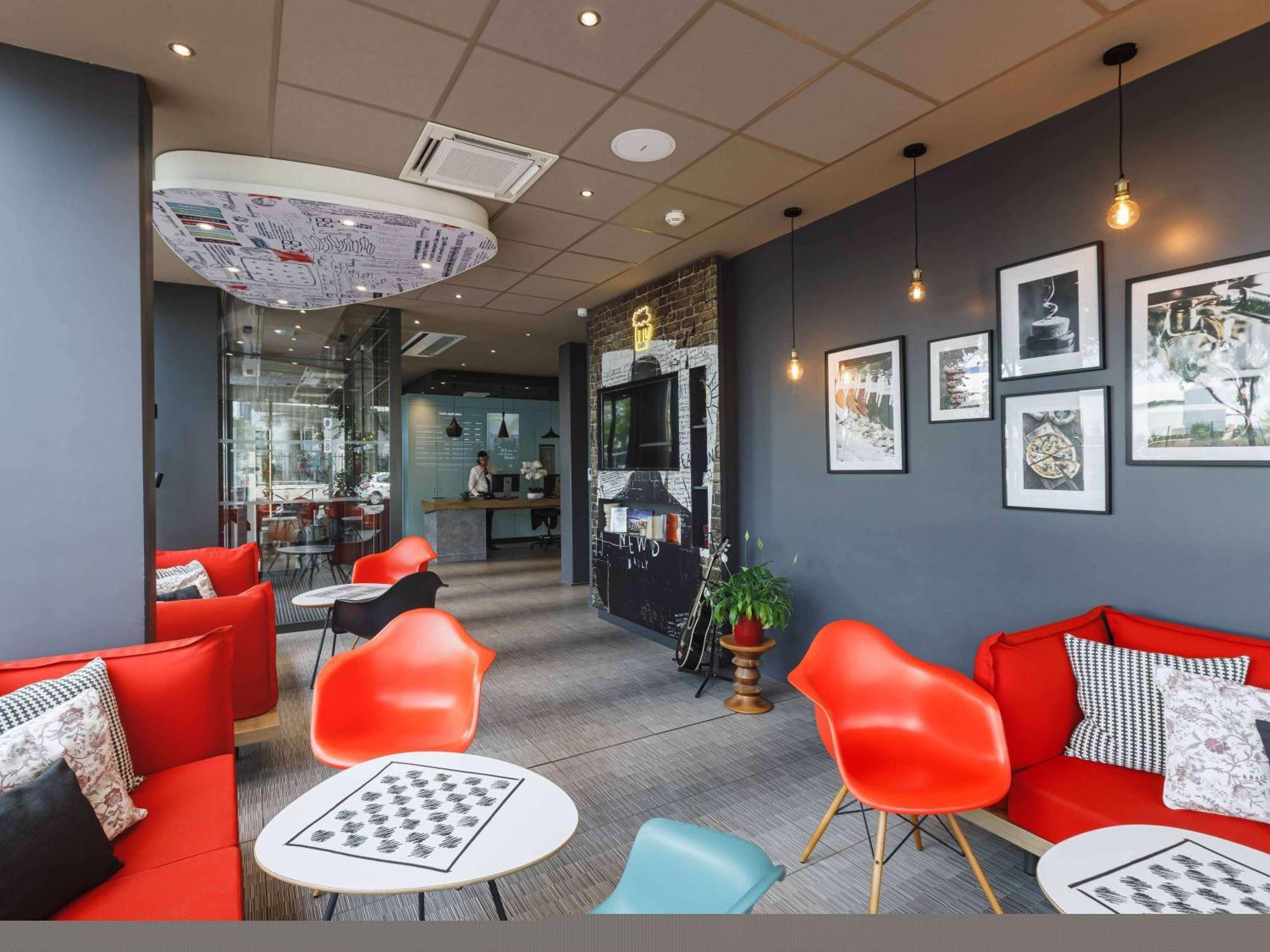 Ibis Lyon Carre De Soie Hotel Vaulx-en-Velin Exterior photo